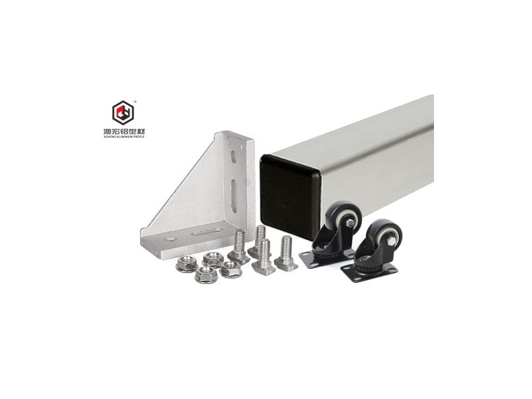 鋁型材圍欄是如何組裝成片的？