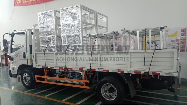 別再煩惱！解析工業(yè)鋁型材加工四大常見難題與對策